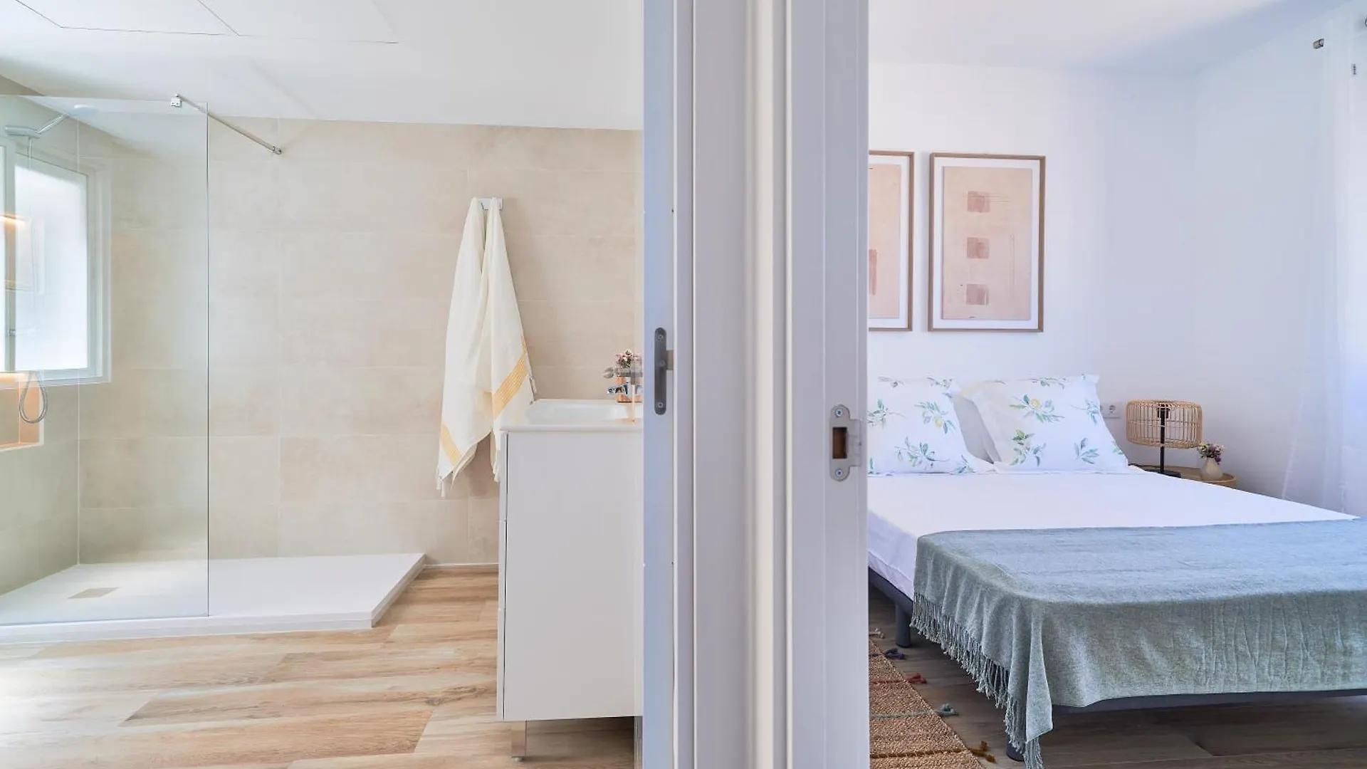 Luminoso Apartamento En Primera Linea De Playa En エステポナ 0*,