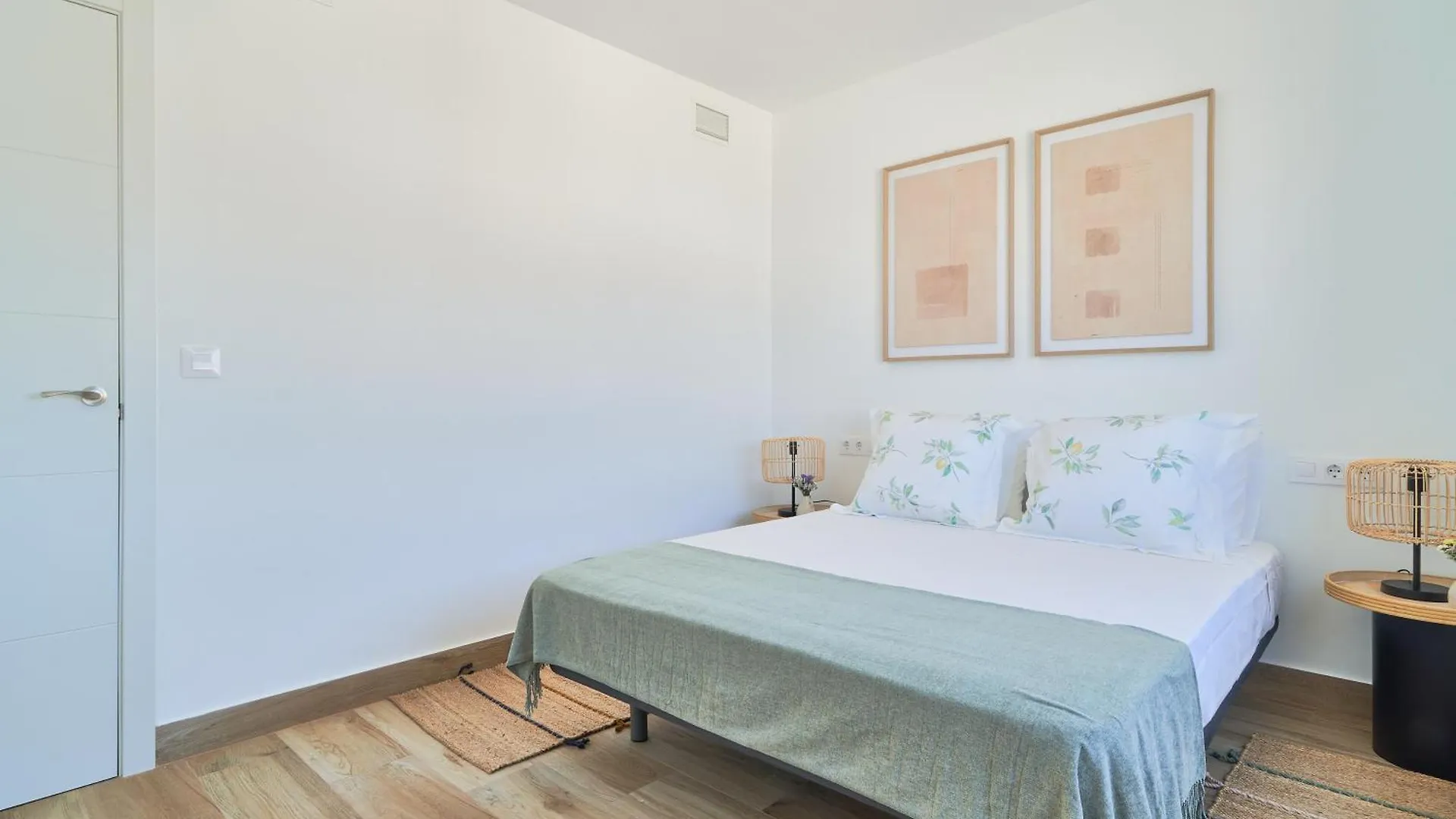 Luminoso Apartamento En Primera Linea De Playa En エステポナ アパート