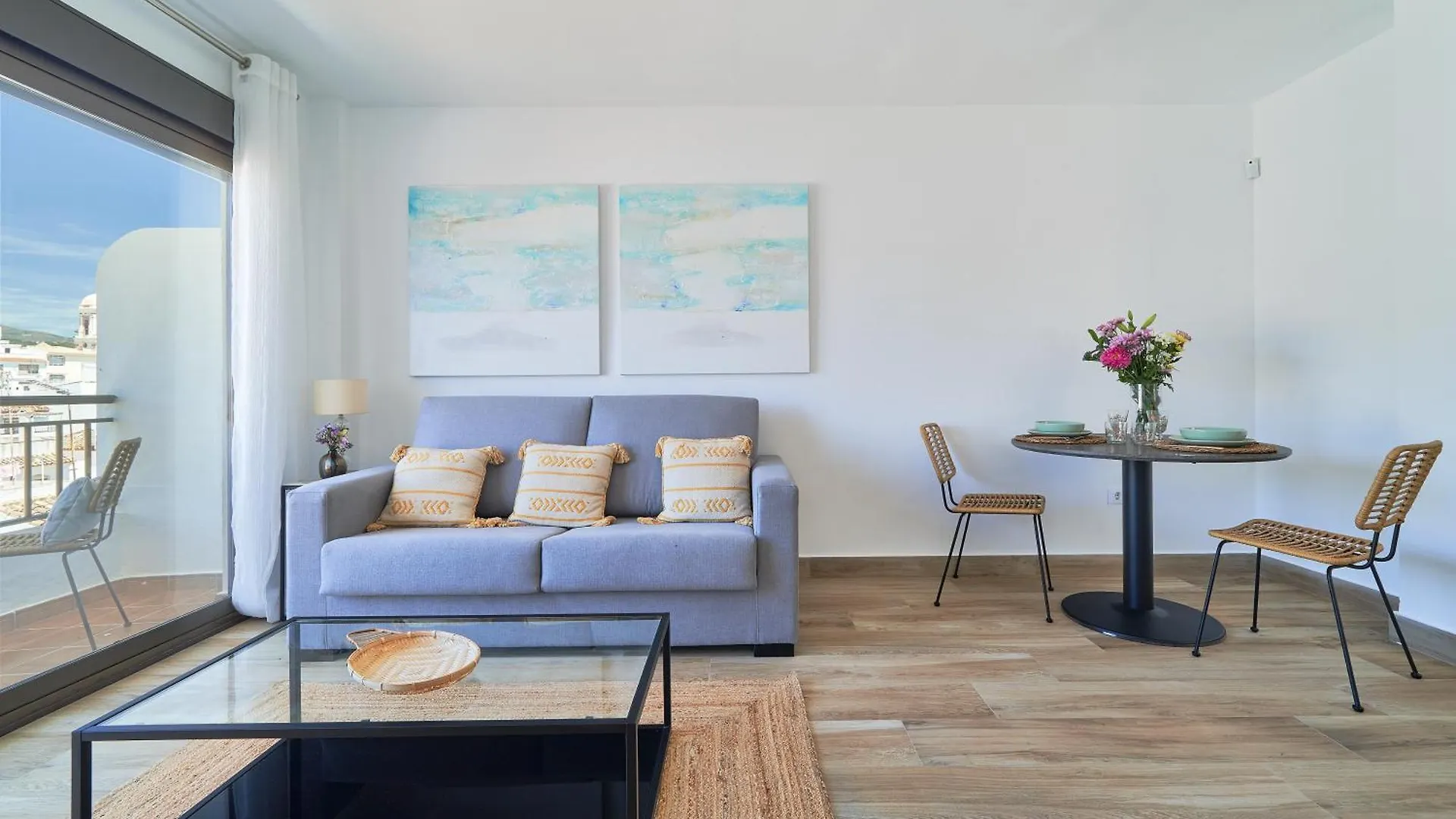 Luminoso Apartamento En Primera Linea De Playa En Estepona location